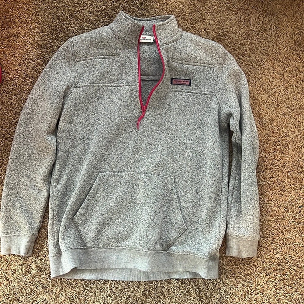 Vineyard vines pull over